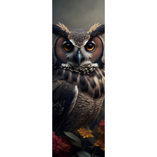 Lade das Bild in den Galerie-Viewer, Aluminiumbild gebürstet Ausdrucksvolle Eule mit Blumen Panorama Hoch
