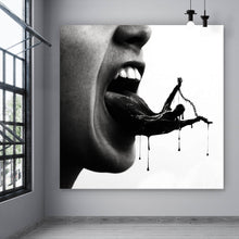 Lade das Bild in den Galerie-Viewer, Leinwandbild Bad Lie Quadrat