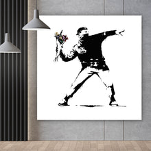 Lade das Bild in den Galerie-Viewer, Poster Banksy - Blumenwerfer Quadrat