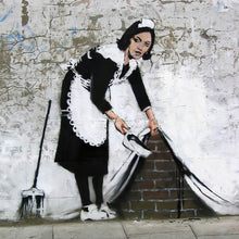 Lade das Bild in den Galerie-Viewer, Poster Banksy - Hausfrau Quadrat