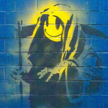 Lade das Bild in den Galerie-Viewer, Spannrahmenbild Banksy - Smiley Quadrat