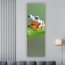 Lade das Bild in den Galerie-Viewer, Leinwandbild Baumfrösche Panorama Hoch