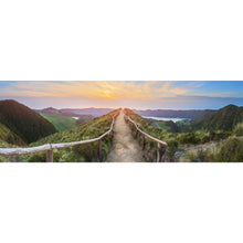 Lade das Bild in den Galerie-Viewer, Poster Berglandschaft mit Wanderweg Portugal Panorama