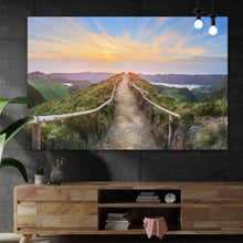 Lade das Bild in den Galerie-Viewer, Poster Berglandschaft mit Wanderweg Portugal Querformat