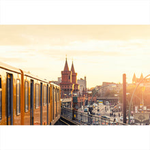 Lade das Bild in den Galerie-Viewer, Aluminiumbild Berlin bei Sonnenaufgang Querformat