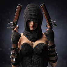 Lade das Bild in den Galerie-Viewer, Leinwandbild Bewaffnete Frau Quadrat