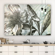 Lade das Bild in den Galerie-Viewer, Poster Blüte in grau Tönen Querformat