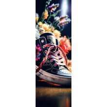 Lade das Bild in den Galerie-Viewer, Leinwandbild Blumiger Boho Turnschuh Panorama Hoch