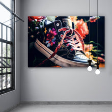 Lade das Bild in den Galerie-Viewer, Spannrahmenbild Blumiger Boho Turnschuh Querformat