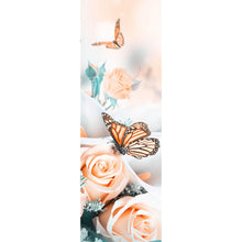 Lade das Bild in den Galerie-Viewer, Leinwandbild Blumenstrauß mit Schmetterlingen Panorama Hoch