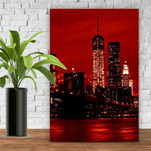 Lade das Bild in den Galerie-Viewer, Leinwandbild Brooklyn Bridge bei Nacht No.1 Hochformat