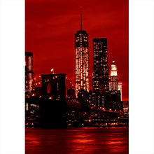 Lade das Bild in den Galerie-Viewer, Aluminiumbild gebürstet Brooklyn Bridge bei Nacht No.1 Hochformat