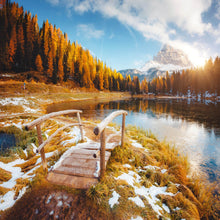 Lade das Bild in den Galerie-Viewer, Poster Brücke in herbstlicher Berglandschaft Quadrat