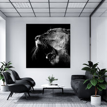 Lade das Bild in den Galerie-Viewer, Spannrahmenbild Brüllende Löwin Quadrat