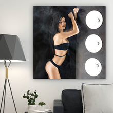 Lade das Bild in den Galerie-Viewer, Poster Brünette in Dessous Quadrat