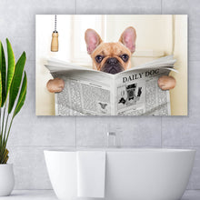 Lade das Bild in den Galerie-Viewer, Poster Bulldogge auf Toilette Querformat