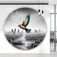 Lade das Bild in den Galerie-Viewer, Aluminiumbild gebürstet Bunter Vogel über einer Trümmerlandschaft Kreis