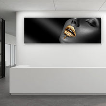 Lade das Bild in den Galerie-Viewer, Aluminiumbild gebürstet Chrome Lippen Gold Panorama