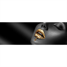 Lade das Bild in den Galerie-Viewer, Leinwandbild Chrome Lippen Gold Panorama