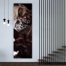 Lade das Bild in den Galerie-Viewer, Leinwandbild Close-Up-Portrait eines Zombies Panorama Hoch