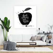 Lade das Bild in den Galerie-Viewer, Spannrahmenbild Don't Worry Apple Quadrat