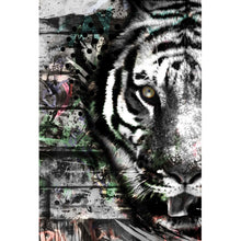 Lade das Bild in den Galerie-Viewer, Leinwandbild Eye of the Tiger Hochformat