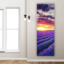 Lade das Bild in den Galerie-Viewer, Spannrahmenbild Fliederfeld im Sonnenuntergang Panorama Hoch
