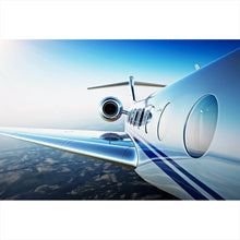 Lade das Bild in den Galerie-Viewer, Poster Flugzeug mit blauem Himmel Querformat