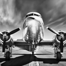 Lade das Bild in den Galerie-Viewer, Leinwandbild Flugzeug Schwarz Weiß Quadrat