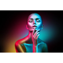 Lade das Bild in den Galerie-Viewer, Poster Frau im bunten Neonlicht Querformat