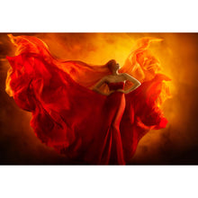 Lade das Bild in den Galerie-Viewer, Leinwandbild Frau im roten Feuerkleid Querformat