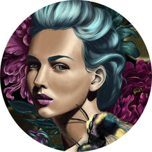 Lade das Bild in den Galerie-Viewer, Aluminiumbild gebürstet Frau mit Bienen Digital Art Kreis