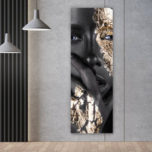 Lade das Bild in den Galerie-Viewer, Aluminiumbild Frau mit Gold Make-Up Panorama Hoch