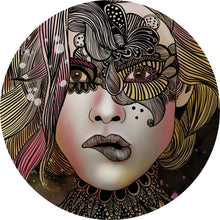 Lade das Bild in den Galerie-Viewer, Aluminiumbild gebürstet Frauengesicht Bohostil Kreis