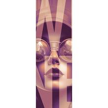 Lade das Bild in den Galerie-Viewer, Poster Frauengesicht mit Brille Vintage Wine Panorama Hoch
