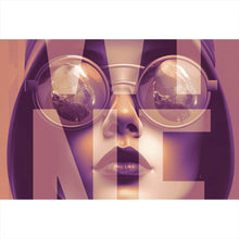 Lade das Bild in den Galerie-Viewer, Poster Frauengesicht mit Brille Vintage Wine Querformat