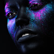 Lade das Bild in den Galerie-Viewer, Leinwandbild Frauenportrait Neon No.1 Quadrat