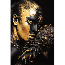 Lade das Bild in den Galerie-Viewer, Acrylglasbild Frauenportrait Schwarz mit Gold No.2 Hochformat