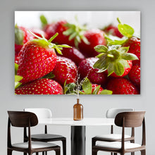 Lade das Bild in den Galerie-Viewer, Leinwandbild Frische Erdbeeren Querformat