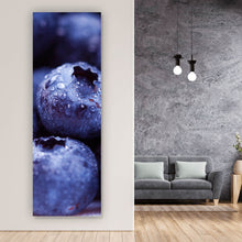 Lade das Bild in den Galerie-Viewer, Leinwandbild Frische Heidelbeeren Panorama Hoch