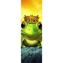 Lade das Bild in den Galerie-Viewer, Aluminiumbild Frosch mit Krone Panorama Hoch