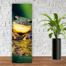 Lade das Bild in den Galerie-Viewer, Leinwandbild Frosch Smile Panorama Hoch