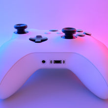 Lade das Bild in den Galerie-Viewer, Spannrahmenbild Gaming Controller im Neonlicht Quadrat