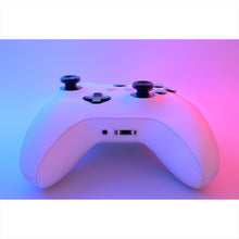 Lade das Bild in den Galerie-Viewer, Spannrahmenbild Gaming Controller im Neonlicht Querformat