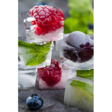 Lade das Bild in den Galerie-Viewer, Spannrahmenbild Gefrorene Beeren in Eiswürfeln Hochformat