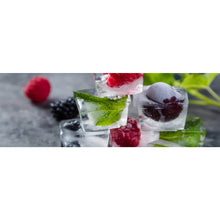 Lade das Bild in den Galerie-Viewer, Spannrahmenbild Gefrorene Beeren in Eiswürfeln Panorama