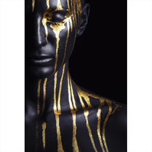 Lade das Bild in den Galerie-Viewer, Acrylglasbild Geheimnisvolle Frau mit Gold Hochformat
