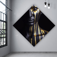 Lade das Bild in den Galerie-Viewer, Acrylglasbild Geheimnisvolle Frau mit Gold Raute