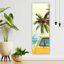 Lade das Bild in den Galerie-Viewer, Acrylglasbild Gelber Oldtimer am Strand Panorama Hoch