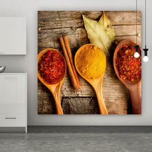 Lade das Bild in den Galerie-Viewer, Poster Gewürze auf Holz Quadrat